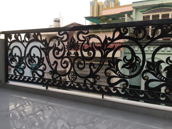 Ban công-01 lan can cnc 01 scaled 600x450 - Ban công-01